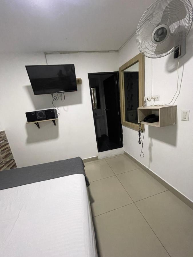 Hotel Select Μεντεγίν Εξωτερικό φωτογραφία