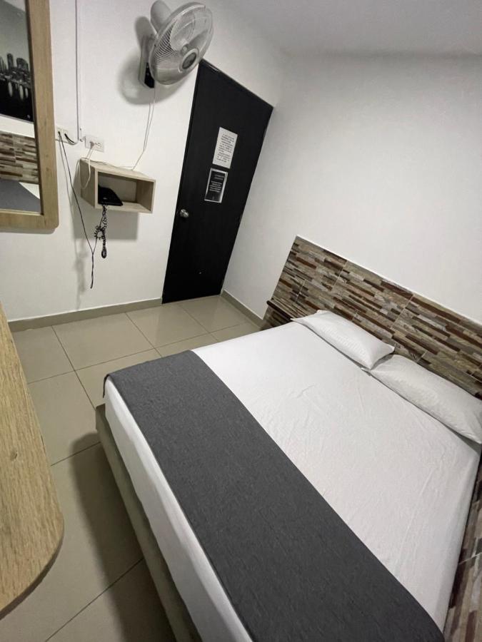 Hotel Select Μεντεγίν Εξωτερικό φωτογραφία