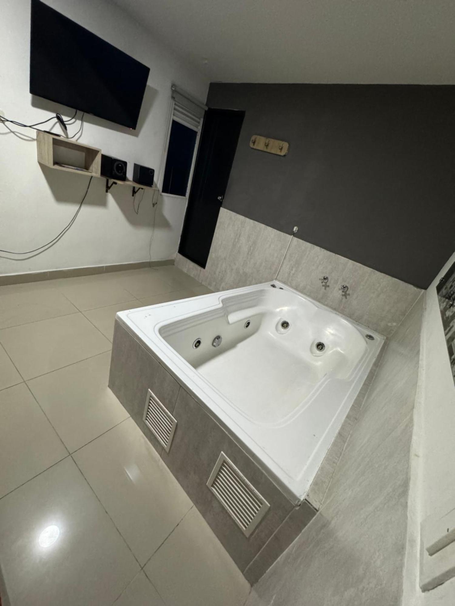 Hotel Select Μεντεγίν Εξωτερικό φωτογραφία