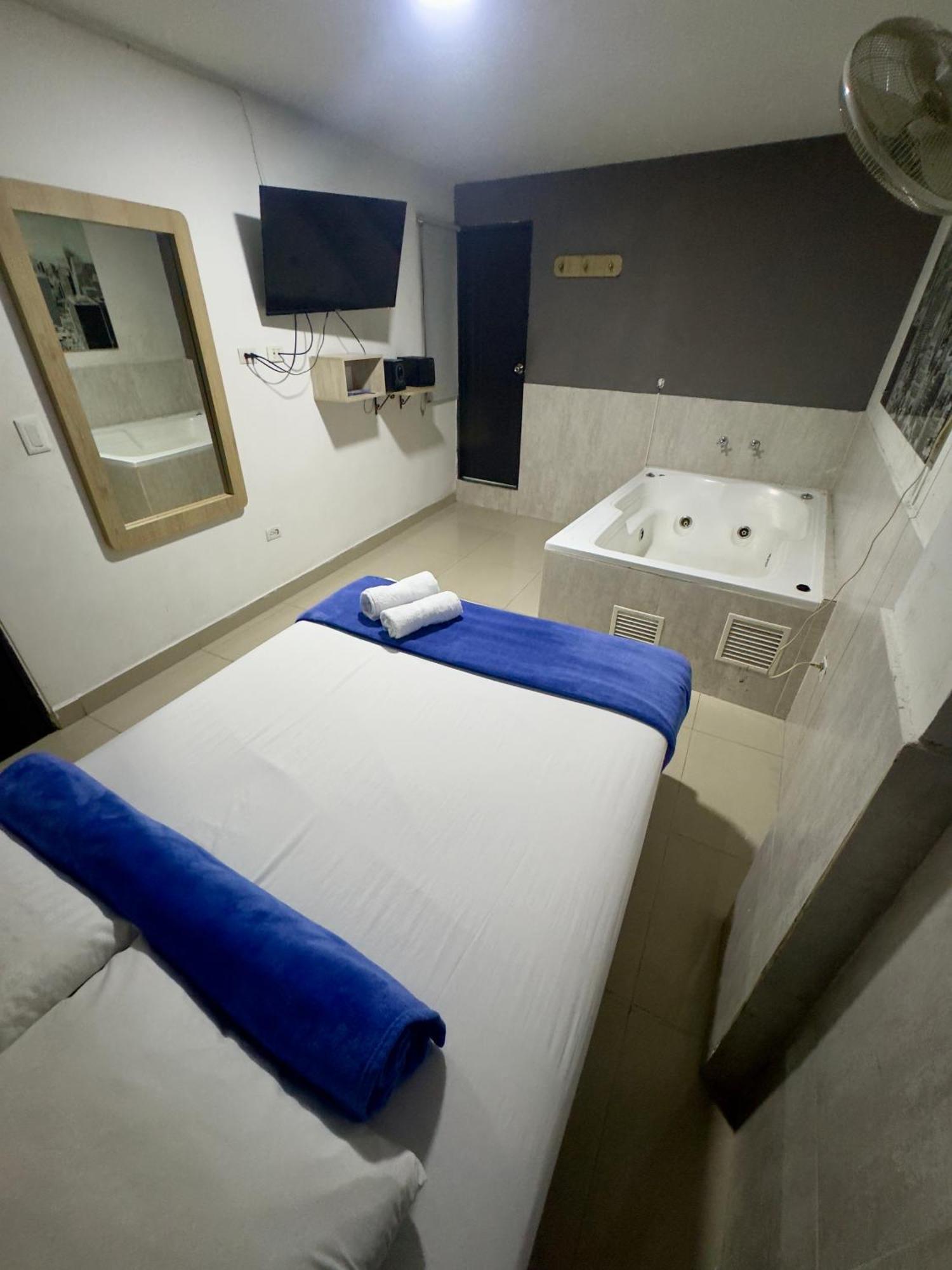 Hotel Select Μεντεγίν Εξωτερικό φωτογραφία