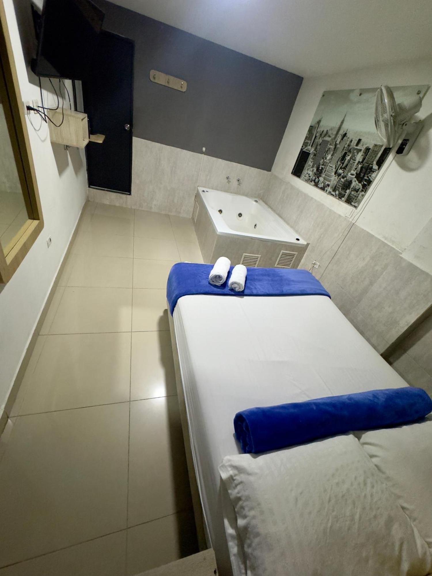 Hotel Select Μεντεγίν Εξωτερικό φωτογραφία
