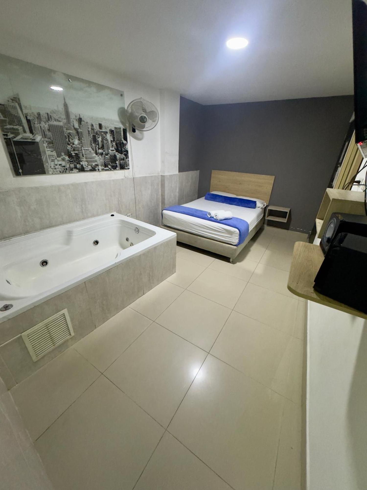 Hotel Select Μεντεγίν Εξωτερικό φωτογραφία